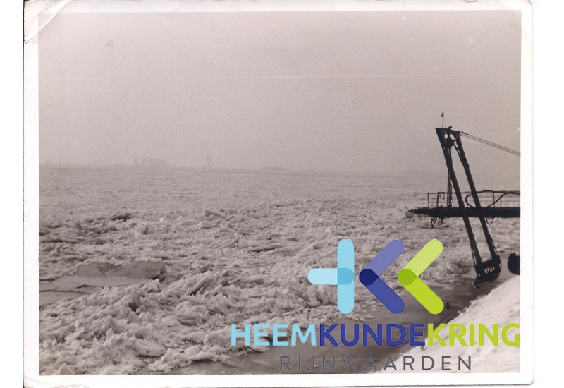 Spijk IJs op de Rijn bij de loswal Coll. C.v.Boggelen